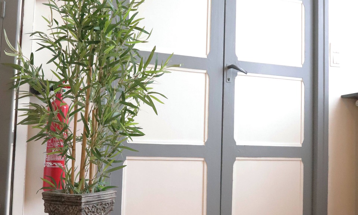 Breteuil Hotel | Hotel & Restaurant ISVARA