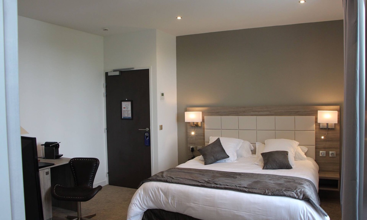 Poissy Hotel | Hotel Restaurant L'Esturgeon