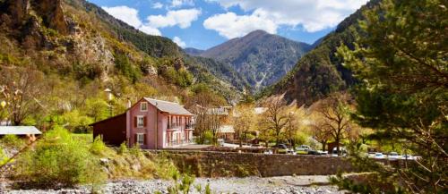 Peone Hotel | Hotel Restaurant Le Col de Crous