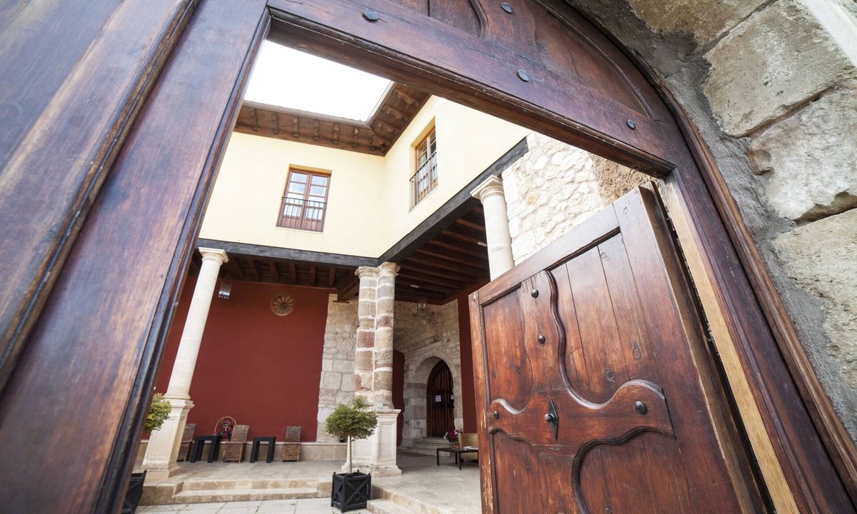Villafranca Montes de Oca Hotel | Hotel San Antón Abad