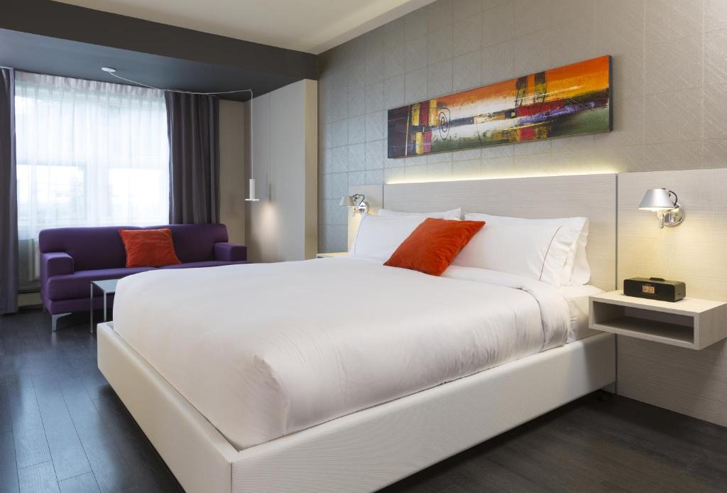 Saint Louis Hotel | Hotel Sepia