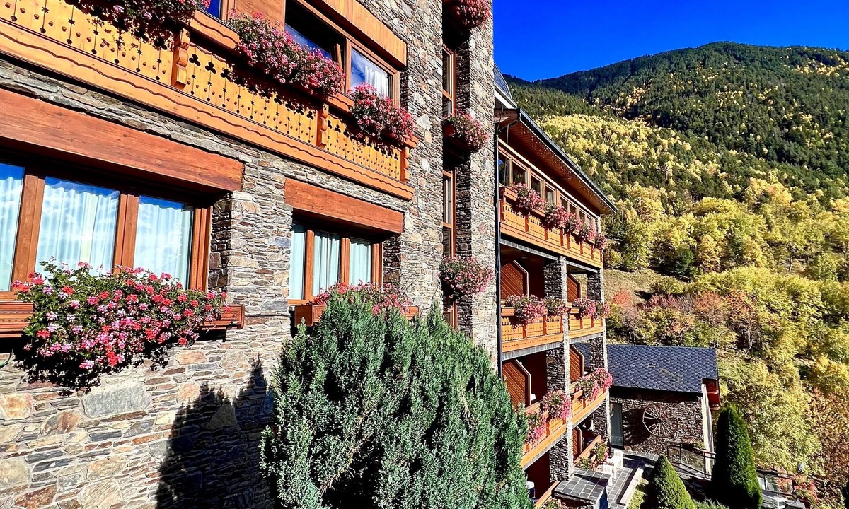 El Serrat Hotel | Hotel & SPA Bringué