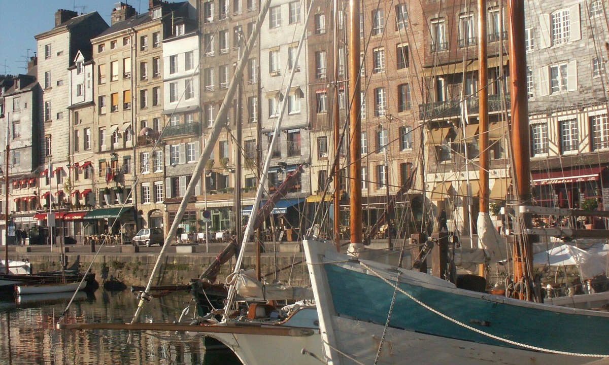 Beuzeville Hotel | Hotel SPA Piscine le Petit Castel