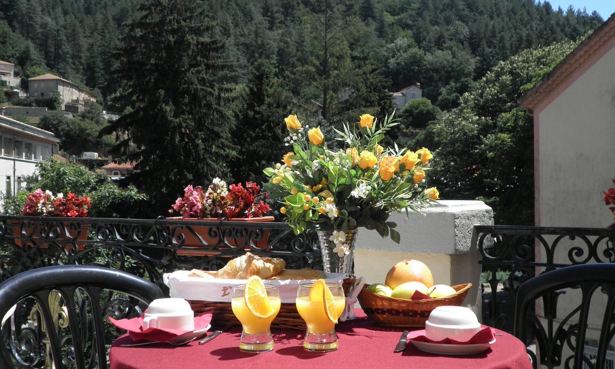 Vals-les-Bains Hotel | HOTEL ST JEAN