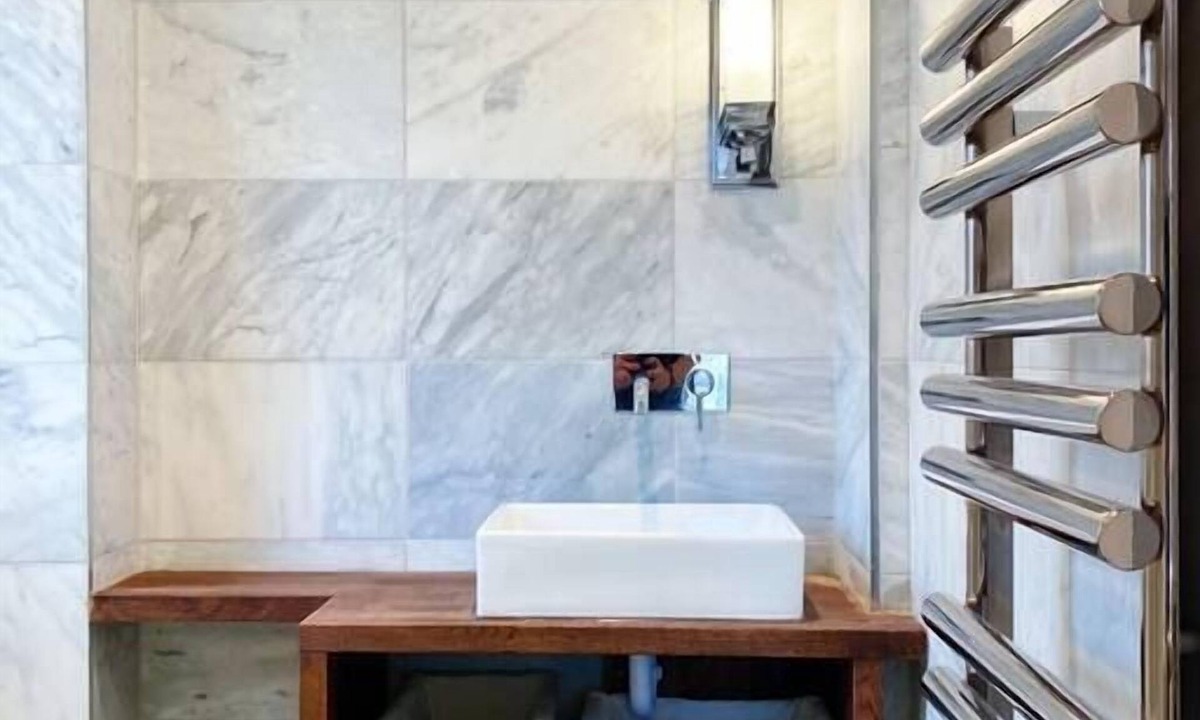 Vassall House | Hotel Style Studio with King Bed +Kitchen