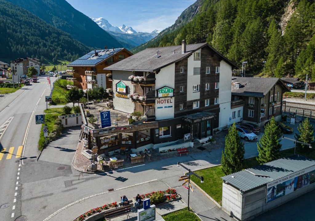 Taesch Hotel | Hotel Taescherhof