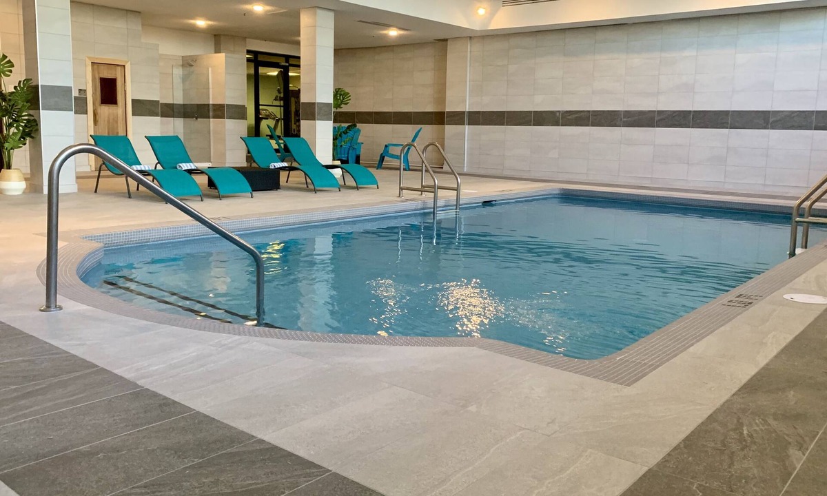 Mercier-Hochelaga-Maisonneuve Hotel | Hotel Universel Montreal