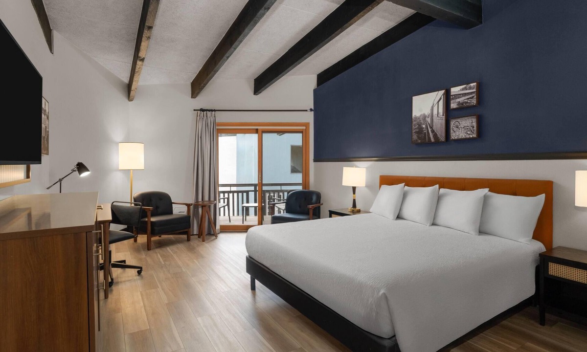 Bennington Hotel | Hotel Vervana, Trademark Collection by Wyndham