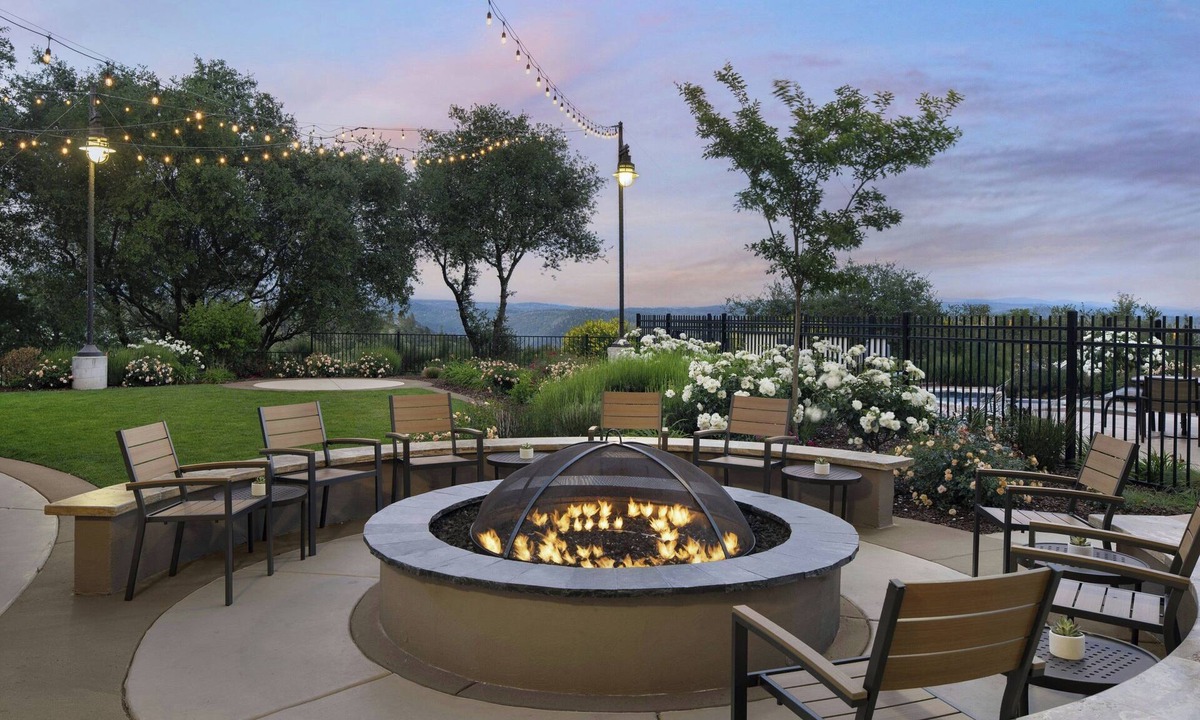 North Auburn Hotel | Hotel Vista Sierra