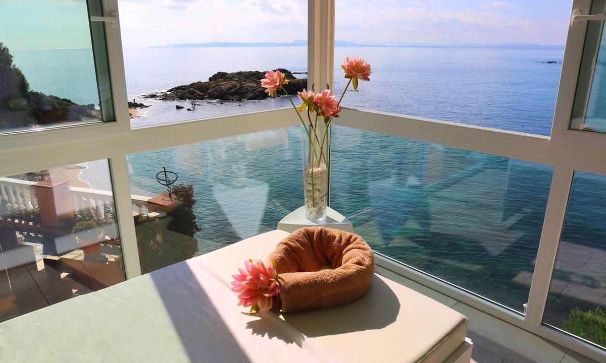 Almadraba-Canyelles Hotel | Hotel Vistabella