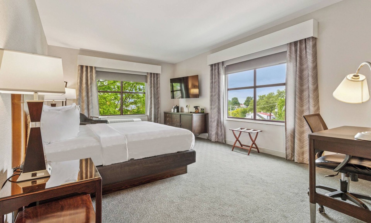 West Chester Hotel | Hotel Warner