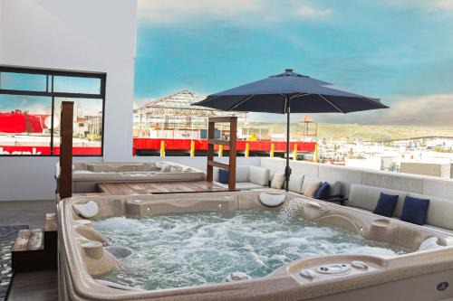 Avenida Revolucion Hotel | Hotel Wellintown