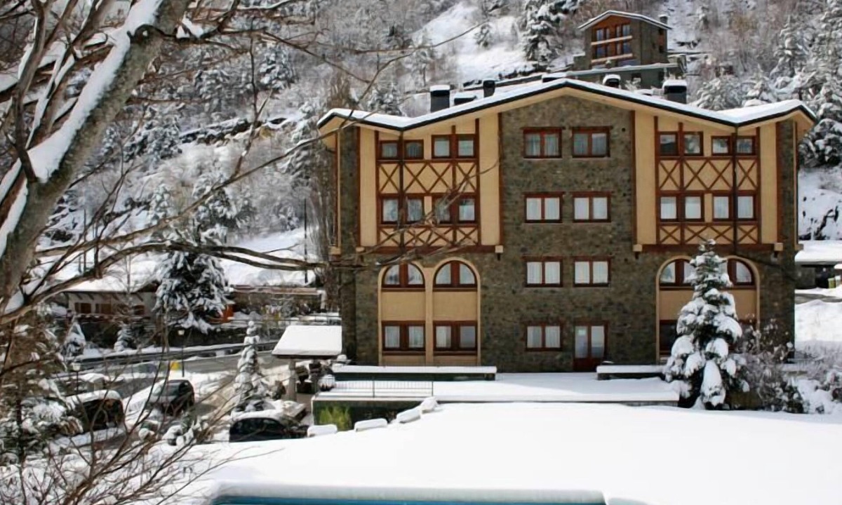 Mas de Ribafeta Hotel | Hotel Xalet Verdú