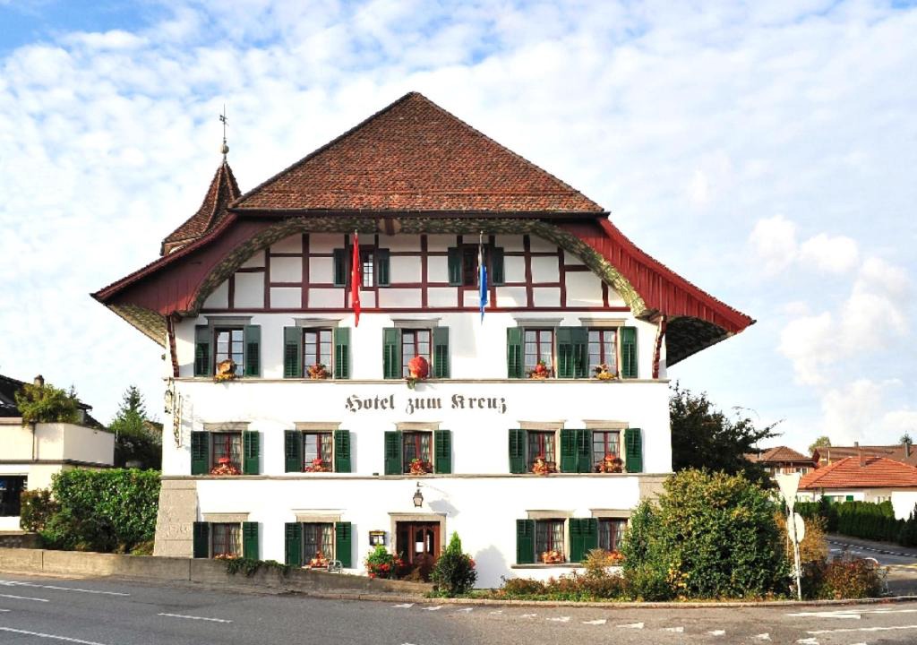 Suhr Hotel | Hotel zum Kreuz