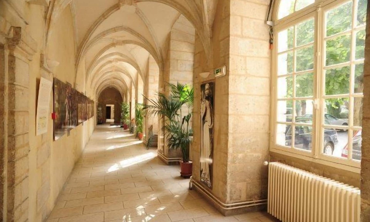 Chartres Hotel | Hotellerie Saint Yves