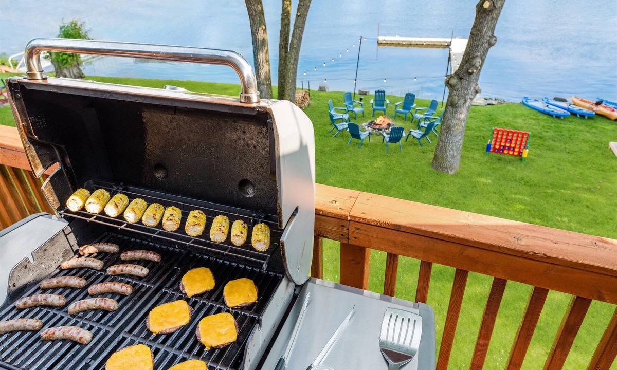 Newville House | HotTub/Kayaks/Arcade Your Dream Vacay Starts Here