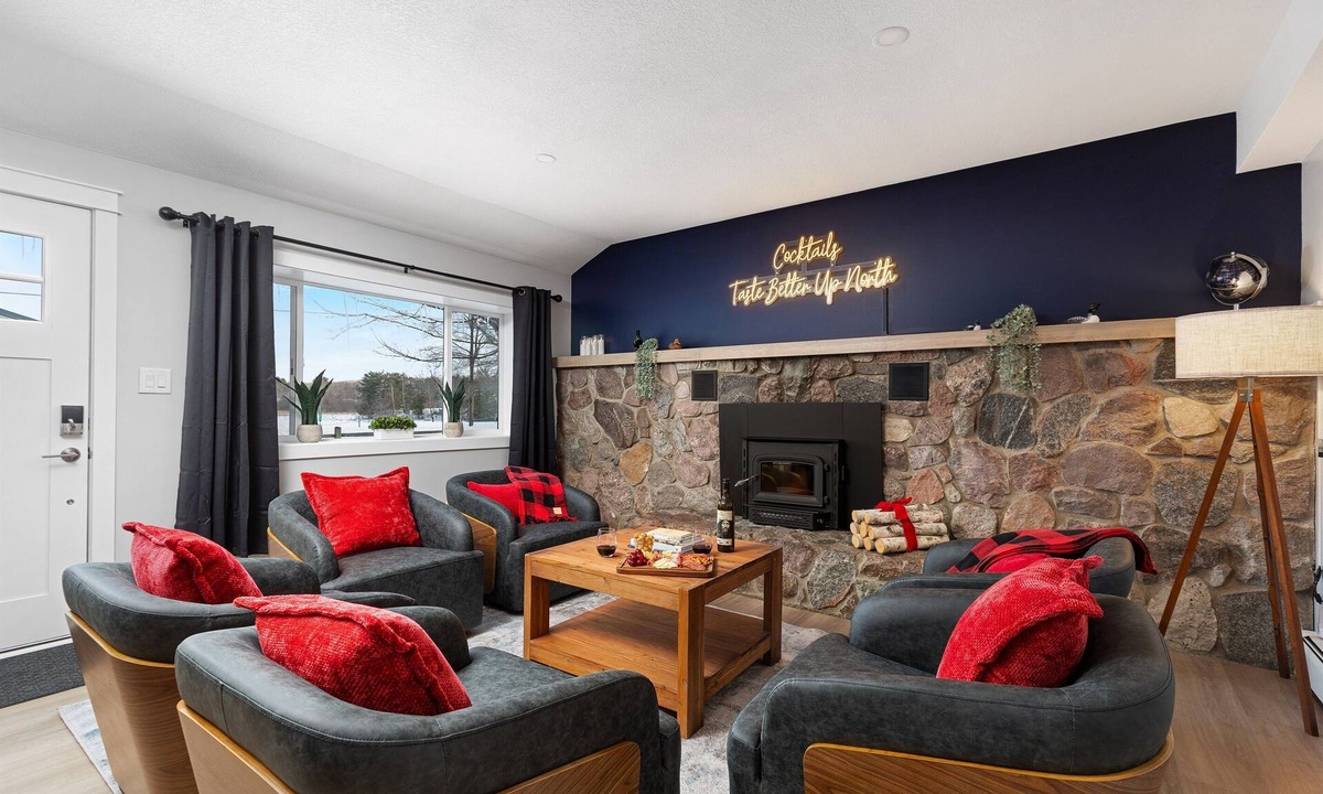 Bellaire House | HotTub Sauna Pool & Beach Access Pets Arcade Games Weber Traeger