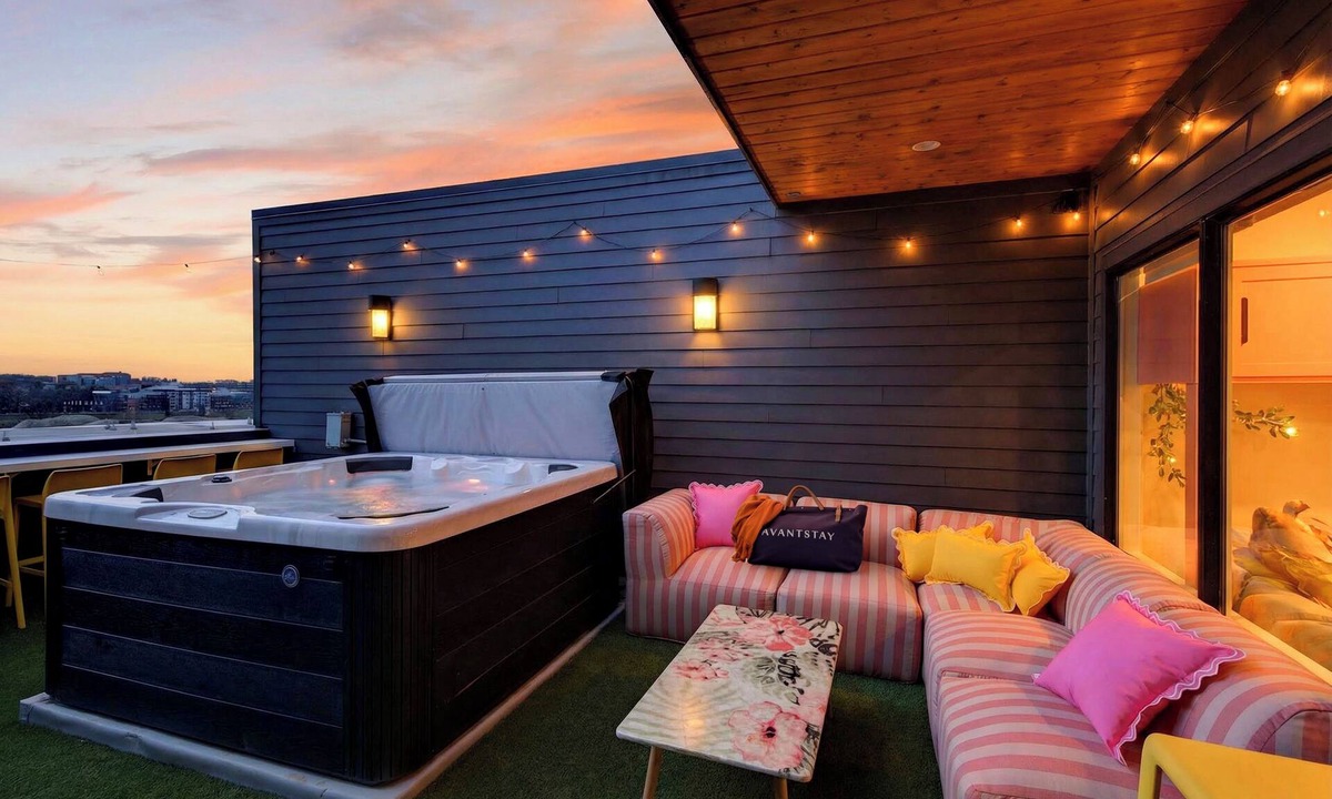Katie Hill Neighborhood House | Hottub + Speakeasy Lounge + Premium Karaoke + Rooftop + Near Downtown Nashville