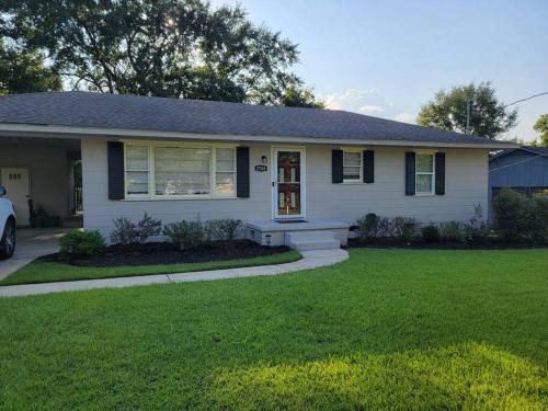 Northport House | Houndstooth Hideaway 3BR 2BA Home 3mi to UA Campus