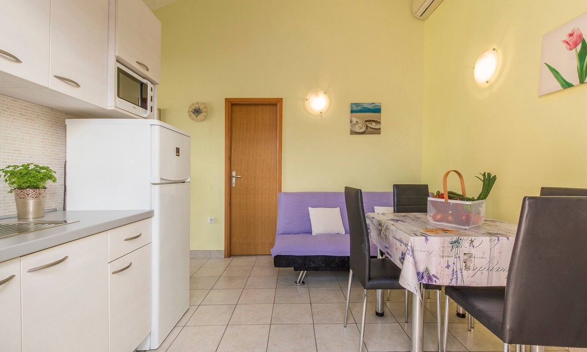 Kukci Apartment | Hous bungalow Lavendel with pool in Porec