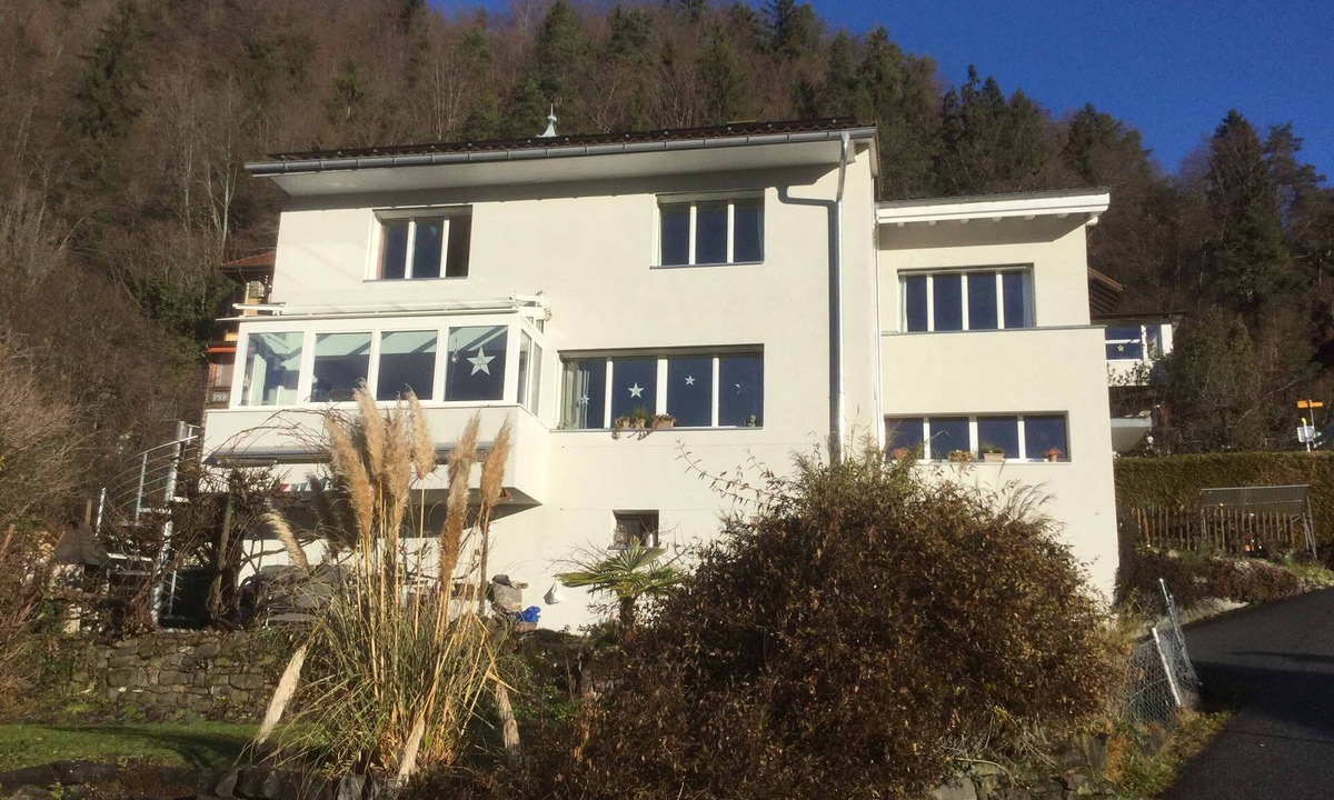 Sundlauenen House | House with lake view near Interlaken