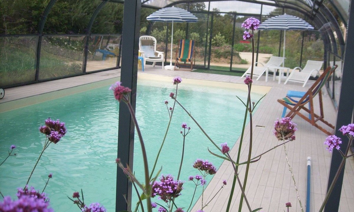 La Chapelle-aux-Filtzmeens Cottage | house red house .