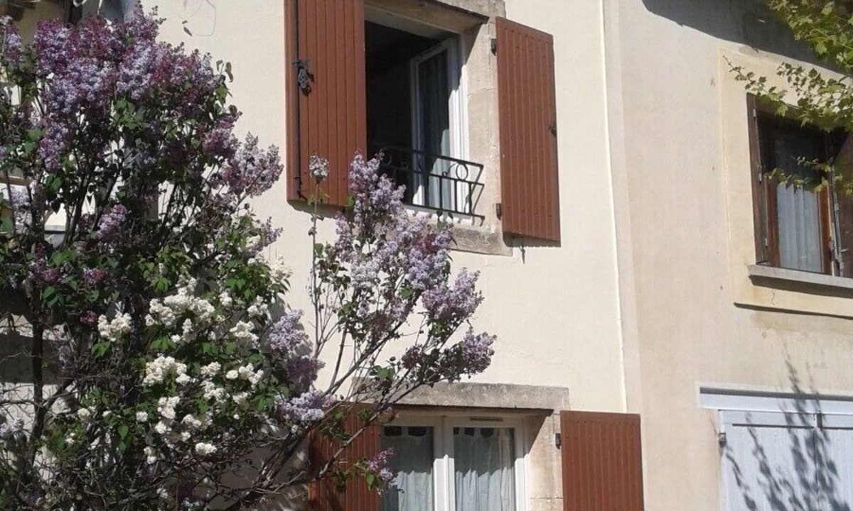 Venterol House | House under the plane trees