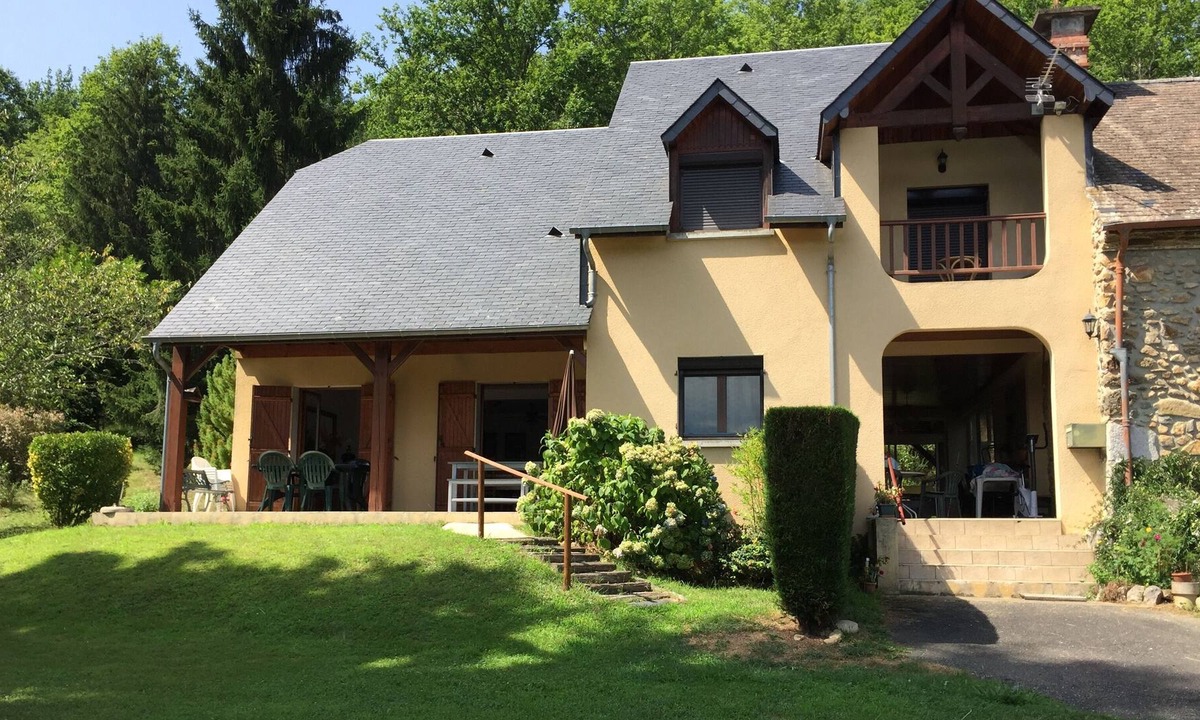 Pareac House | House 12O m2 spacious and very quiet near Lourdes.