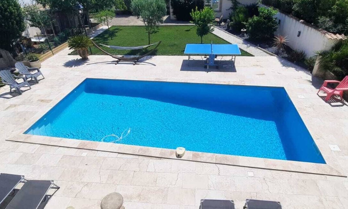 Aubord House | House 140m² with garden and pool