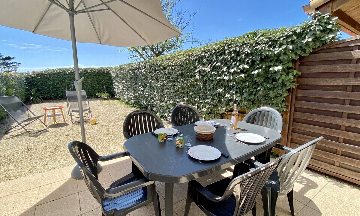 Bretignolles-sur-Mer House | House 150m from beach, pool, WIFI, parking