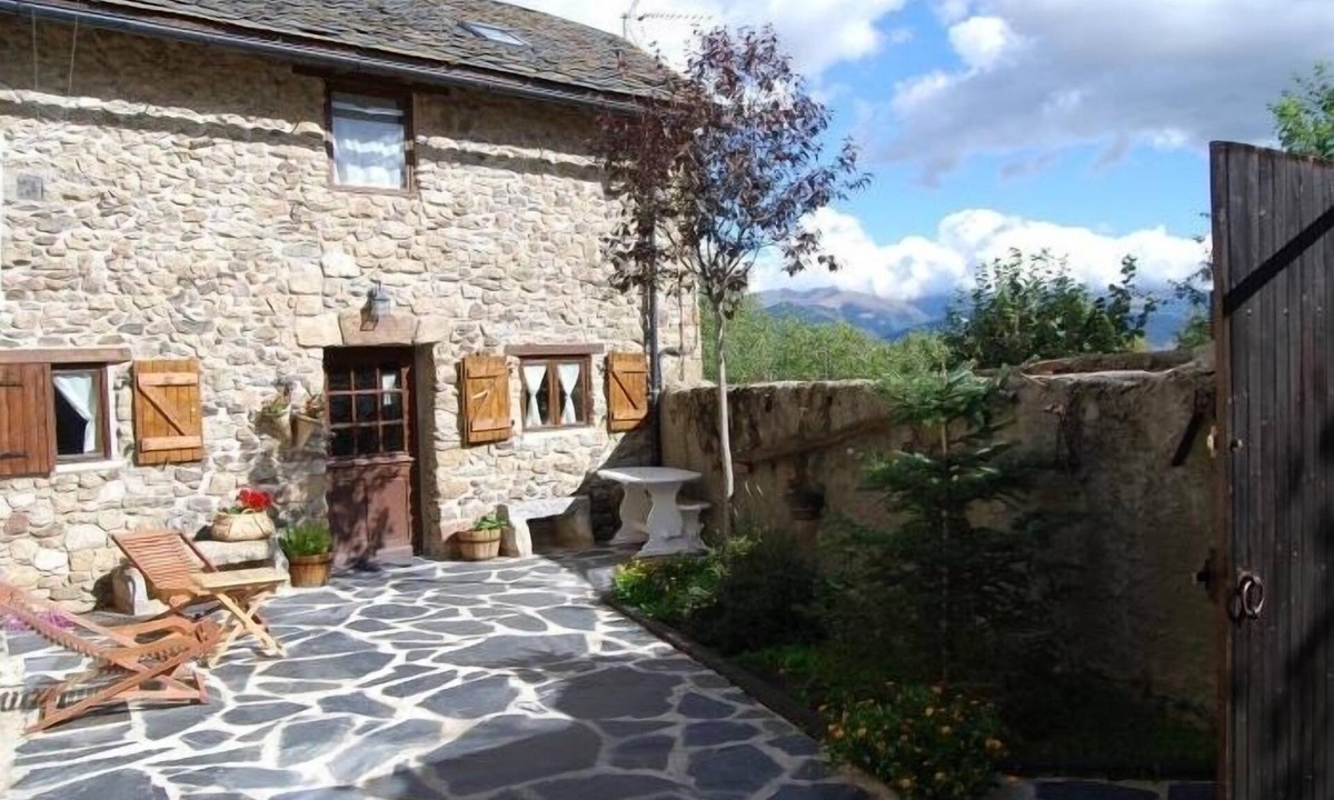 Dorres House | House 2 rooms Rustic, closeThermal Baths, Private Patio, BBQ and Views