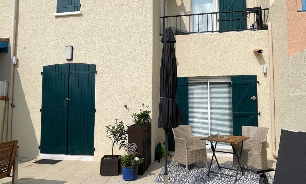 Gruissan Villa | House 3 *, chic by the sea 1 min walk to the beach "Grazel" newly renovated