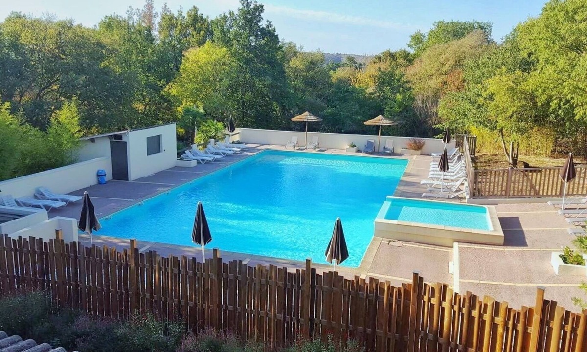 Montreal House | HOUSE 3 - Terrace, garden furniture, beautiful view, swimming pool, summer entertainment