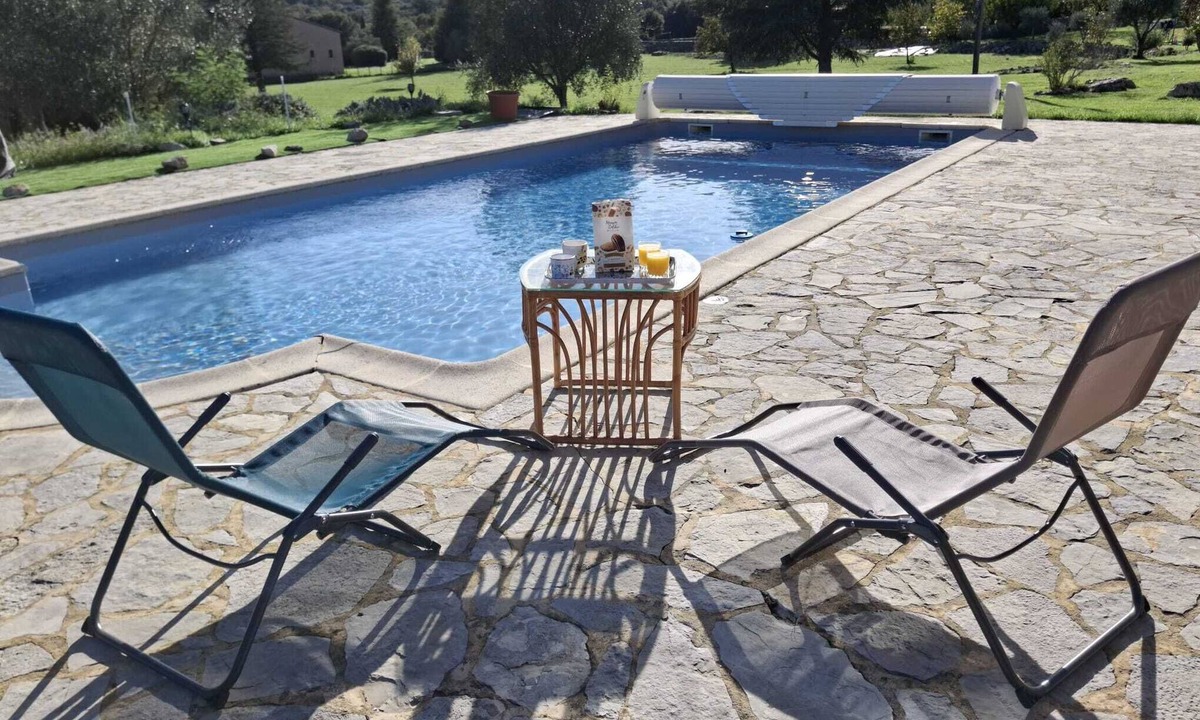 Les Vans Villa | House 4/12 persons, air conditioning, swimming pool, garden 4800m2, les vans Sud Ardèche