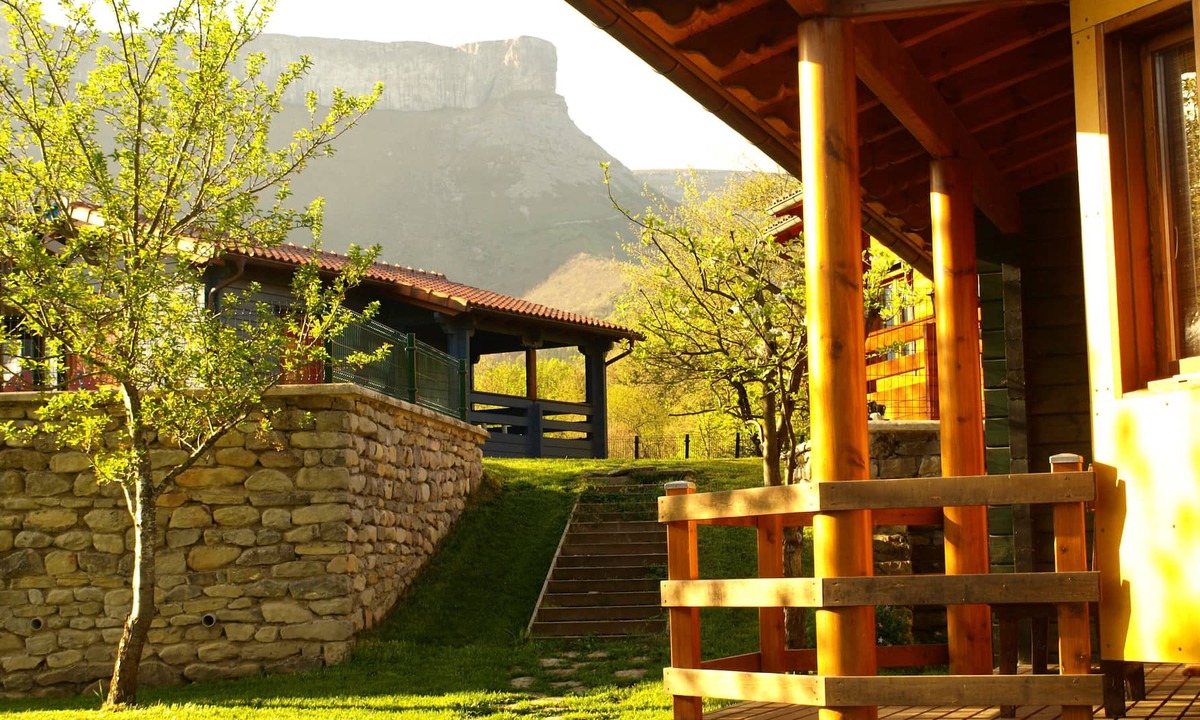 Cozuela Cabin | House 4 Eskutzi, Waterfall