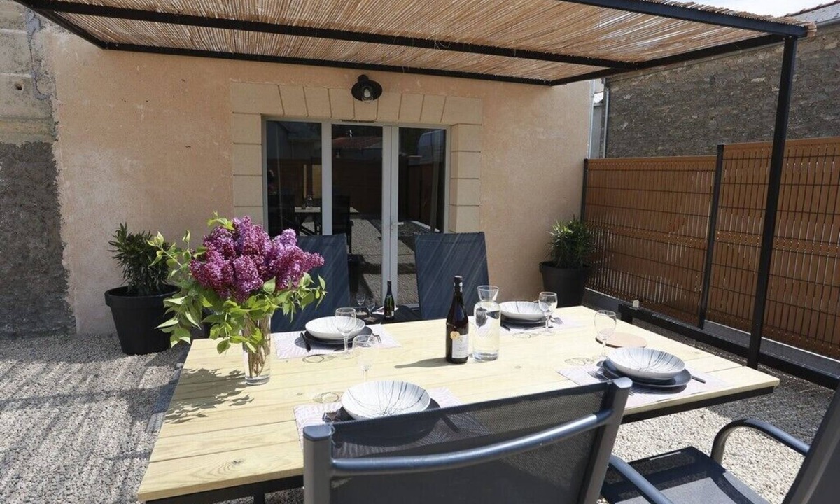 Doue-la-Fontaine House | House 4 pers clim closed courtyard & parking near Bioparc Doué La Fontaine & Loire