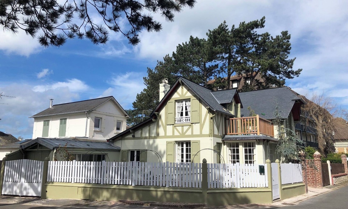 Benerville-sur-Mer House | House 400m beach, between Deauville board and Hippodrome, very well located