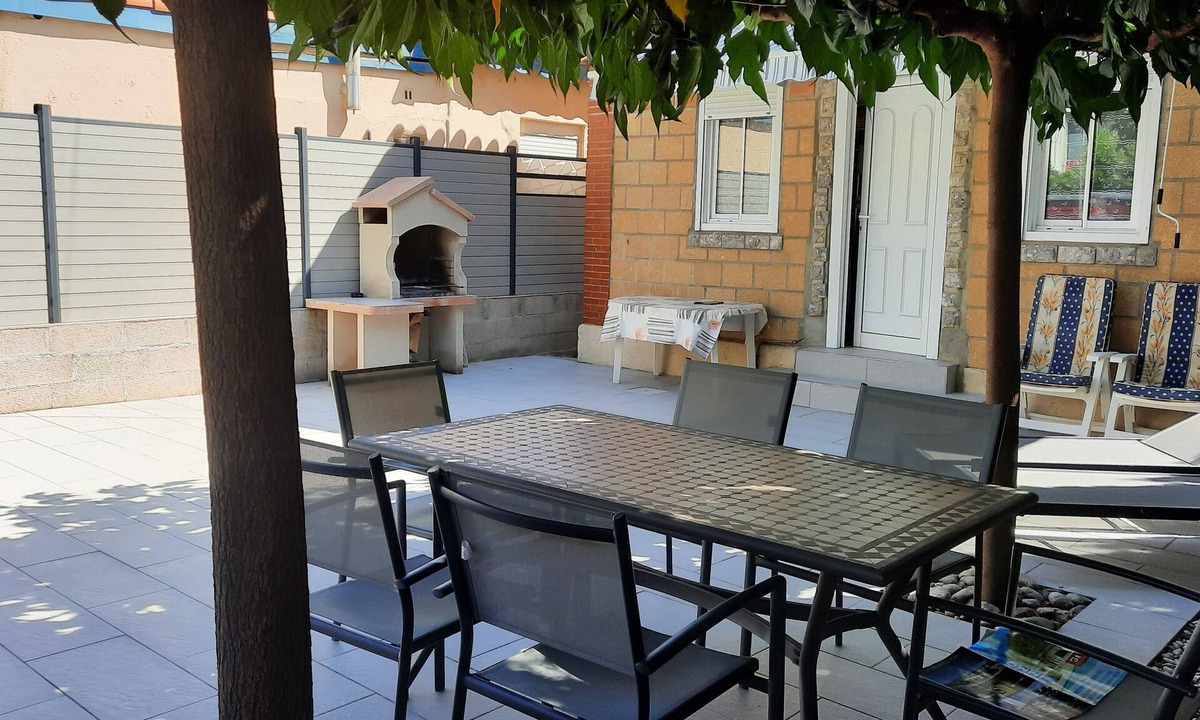 Le Port House | House 80 metres from the beach
