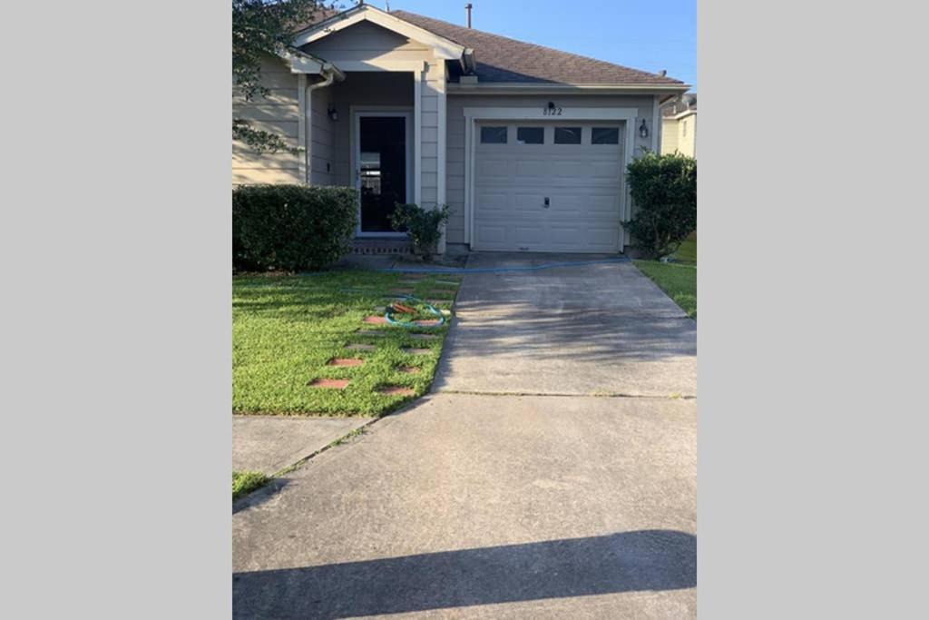 Humble House | House 8122