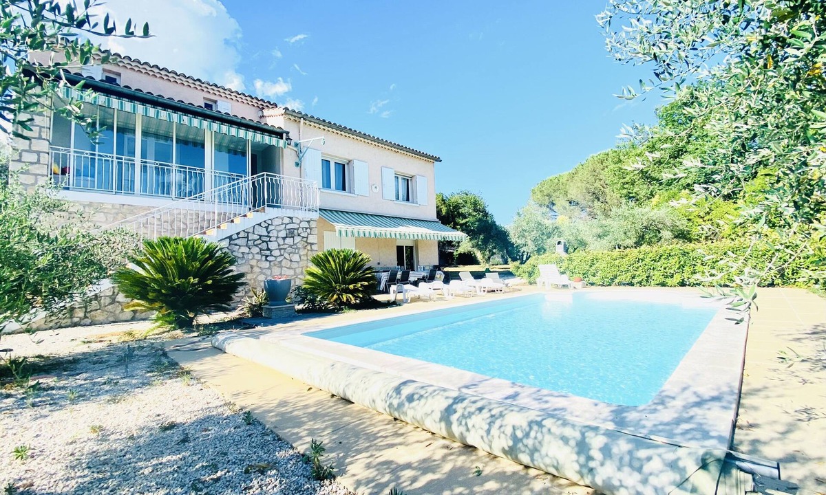 Saint-Martin-d'Ardeche House | House AXALY Saint Martin d'Ardèche capacity 12 people with swimming pool