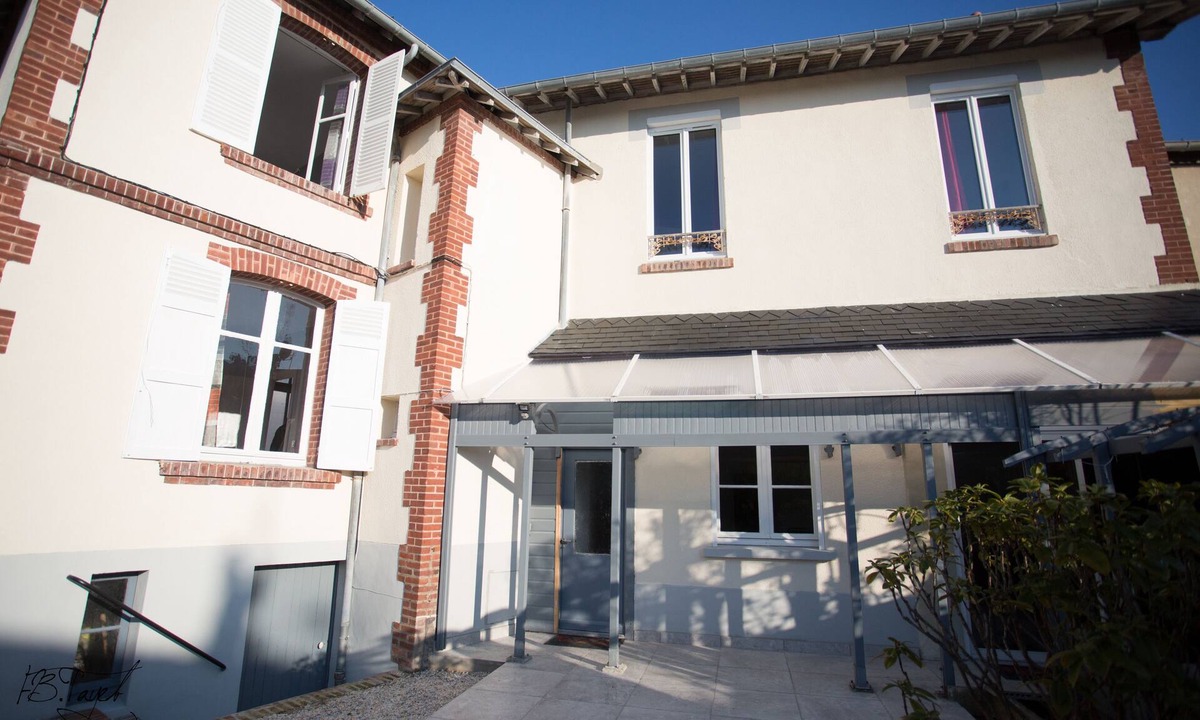 Houlgate House | House Agnèz (Houlgate)
