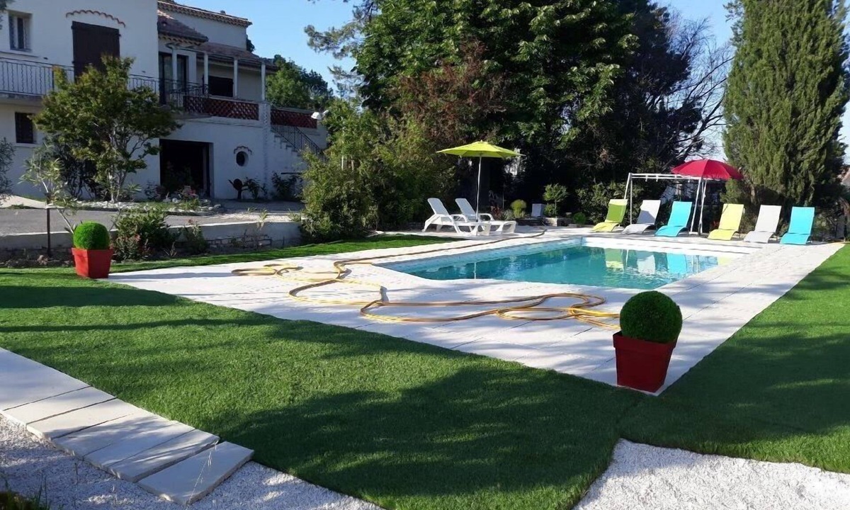Rousson House | House and pool 6 to 8 people