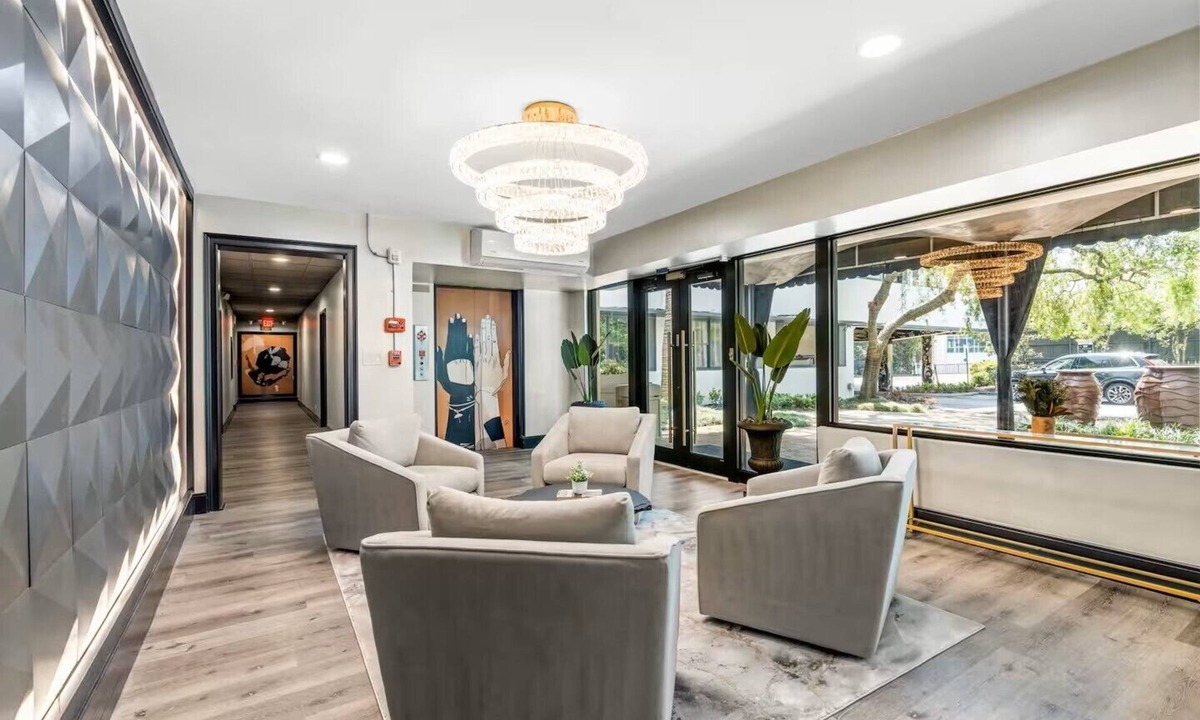 Ridgedale Park Apartment | House At Phipps