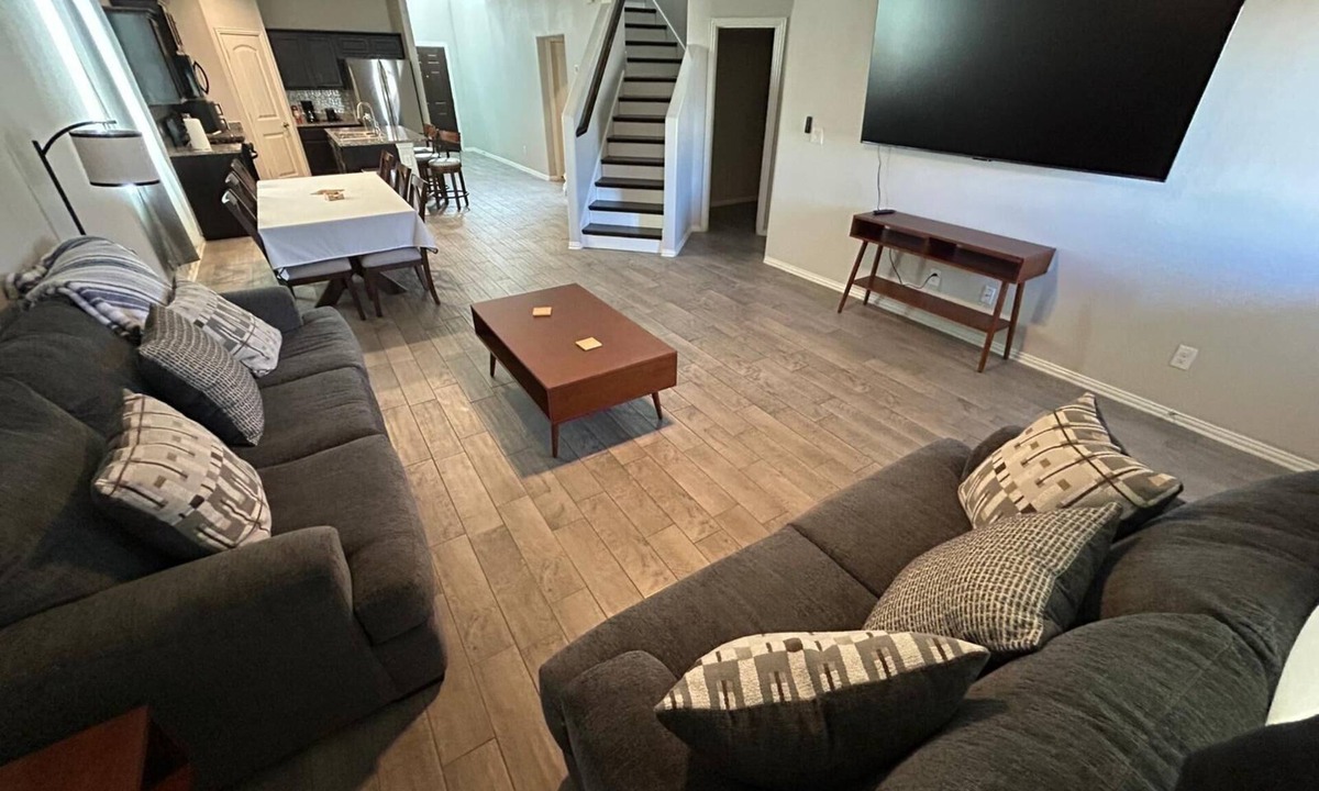 Odessa House | House between Odessa, Midland