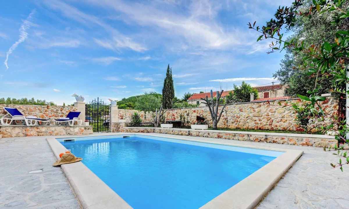 Banj House | House Bongo (50301-A1) - Zdrelac - island Pasman