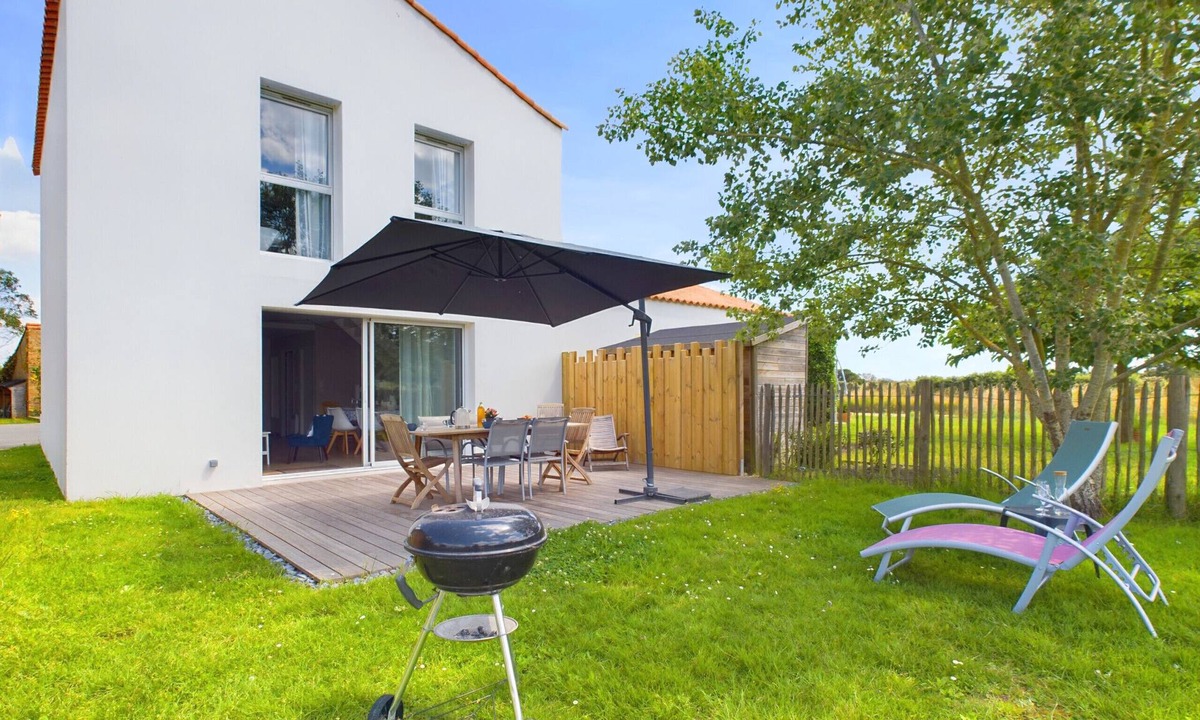 Olonne-sur-Mer House | House for 6 adults/1 child – shared pool
