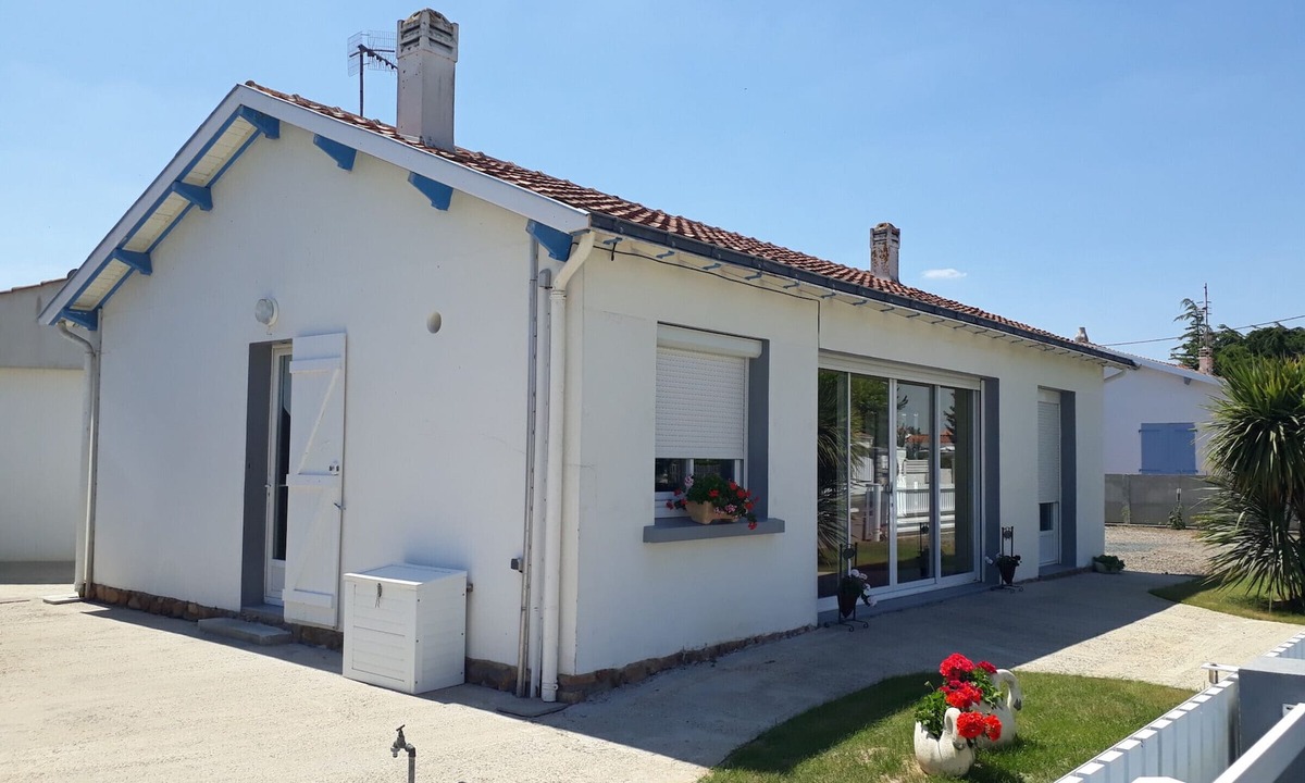 La Faute-sur-Mer House | House for 6 near La Faute sur Mer center, pets allowed