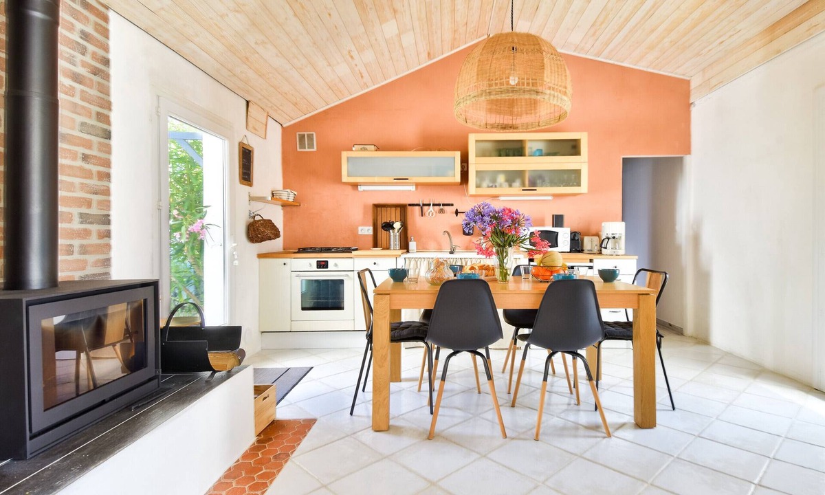 L'Epine Ski Chalet | House for 7, 800m from sea, with garden