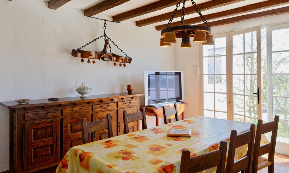 Noirmoutier-en-l'Ile House | House for 4 - Garden - 400m from Lutins beach