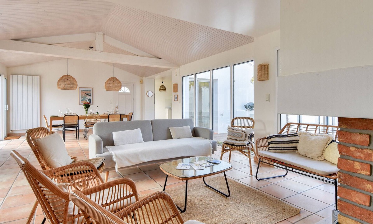 Noirmoutier-en-l'Ile House | House for 14 - 150 m from La Clère beach